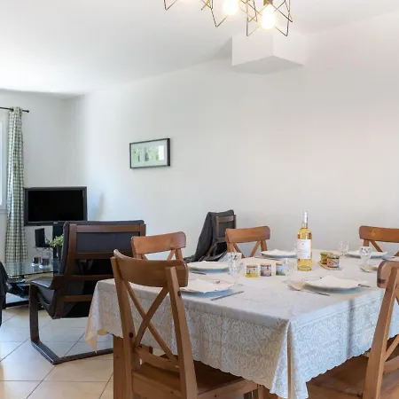 Les Lauriers By Interhome