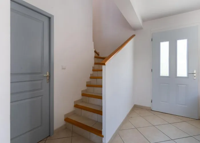 Les Lauriers By Interhome Aigues-Mortes