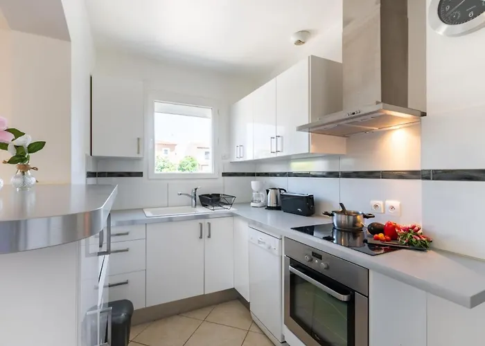 Les Lauriers By Interhome Aigues-Mortes
