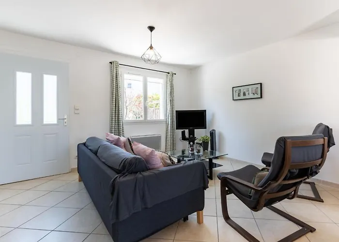Les Lauriers By Interhome