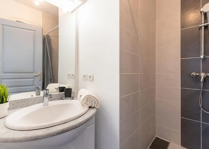 Les Lauriers By Interhome *